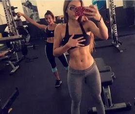 健身情侣吃瓜事件视频,揭秘健身圈甜蜜瞬间与争议风波