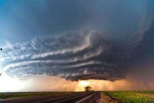 龙卷风事件吃瓜第二视角,第二视角下的惊心动魄瞬间